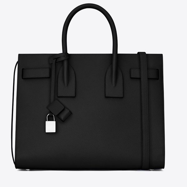 fashion tote bag outdoor shoulder bag simple solid classic logo design versatile women's bag
fashion tote bag outdoor shoulder bag simple solid classic logo design versatile women's bag