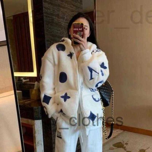 women's jackets designer luxury womens jacket wool coat v designer hoodie winter fox fur embroidery zipper cardigan hoody jackets cc8h, Black;brown
women's jackets designer luxury womens jacket wool coat v designer hoodie winter fox fur embroidery zipper cardigan hoody jackets cc8h, Black;brown