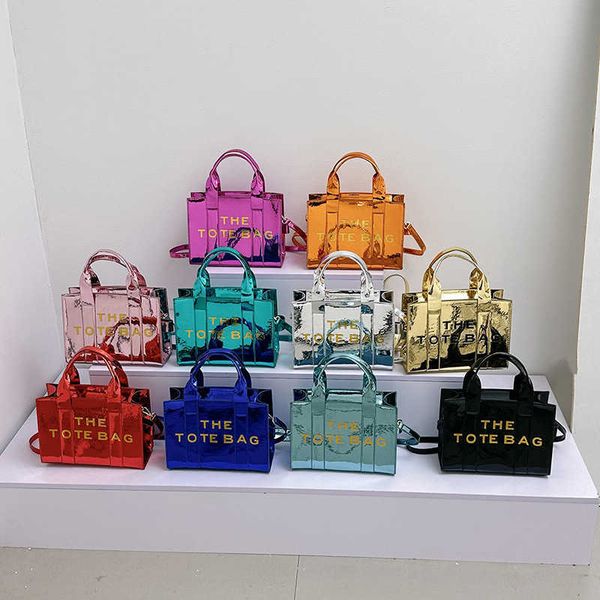 the tote bag 2023 summer new medium bright face letter handheld tote bag small and high sense crossbody bag 230612
the tote bag 2023 summer new medium bright face letter handheld tote bag small and high sense crossbody bag 230612