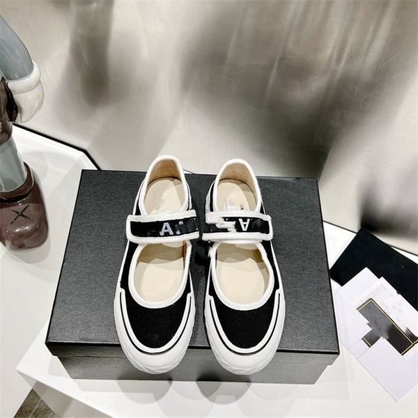 luxury design bowling shoes 2023 channel fashion couple leather canvas comfortable elegant student sports running shoes casual coaching shoe
luxury design bowling shoes 2023 channel fashion couple leather canvas comfortable elegant student sports running shoes casual coaching shoe