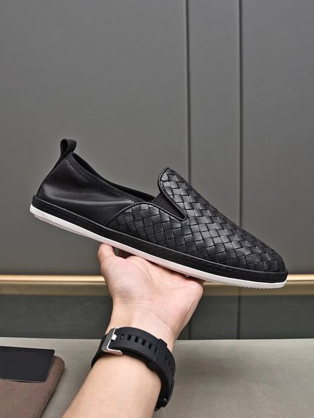 designer spring summer men's casual leather shoes breathable woven cowhide men's shoes a slip-on black and white 2 colors
designer spring summer men's casual leather shoes breathable woven cowhide men's shoes a slip-on black and white 2 colors