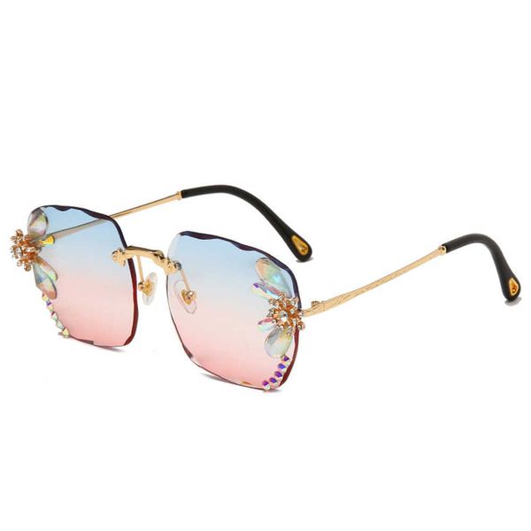in summer, new sunglasses for women with diamond version trendy street p, big face, slimming, uv resistant, White;black
in summer, new sunglasses for women with diamond version trendy street p, big face, slimming, uv resistant, White;black