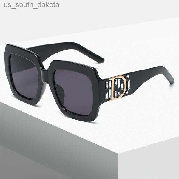 square diamond rhinestone sunglasses for women men brand design classic big frame sun glasses fashion retro ladies male eyewear l230523, White;black
square diamond rhinestone sunglasses for women men brand design classic big frame sun glasses fashion retro ladies male eyewear l230523, White;black