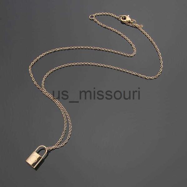 pendant necklaces 2023 stainless steel luxury lock necklaces pendants 3 colors fashion simple v necklaces classic style women designer jewe, Silver
pendant necklaces 2023 stainless steel luxury lock necklaces pendants 3 colors fashion simple v necklaces classic style women designer jewe, Silver