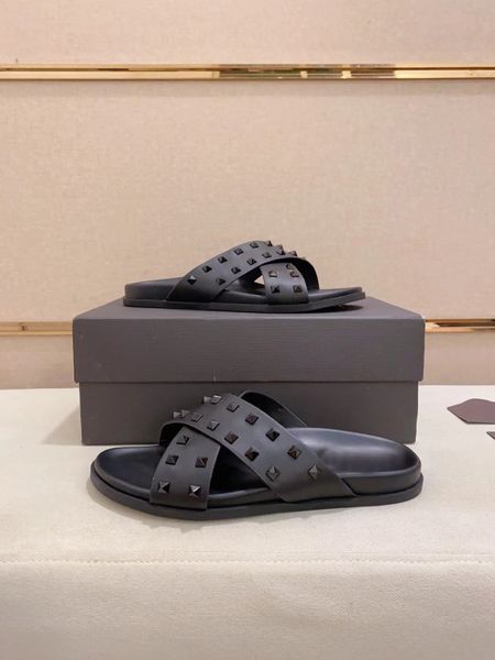 slippers men's thick sole leather fashion summer new style cool slipper casual breathable non-slip shoes are available in 3 colors, Black
slippers men's thick sole leather fashion summer new style cool slipper casual breathable non-slip shoes are available in 3 colors, Black