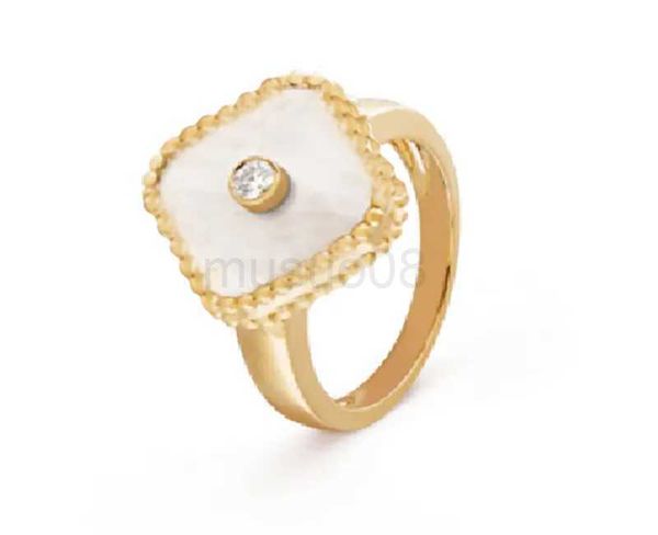 band rings couple rings lucky clover ring four leaf cleef love gold rings for women mens luxury wedding rings j230612, Silver
band rings couple rings lucky clover ring four leaf cleef love gold rings for women mens luxury wedding rings j230612, Silver