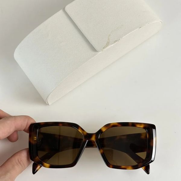 luxury sunglasses polaroid lens designer letter womens mens goggle senior eyewear for women eyeglasses frame vintage metal sun glasses with, White;black
luxury sunglasses polaroid lens designer letter womens mens goggle senior eyewear for women eyeglasses frame vintage metal sun glasses with, White;black