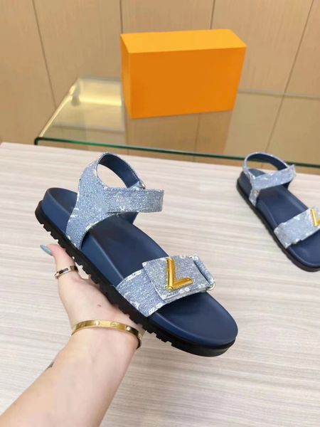2023 fashion slide sandals slippers for men women with original box designer beach flip flops slipper 35-42, Black
2023 fashion slide sandals slippers for men women with original box designer beach flip flops slipper 35-42, Black