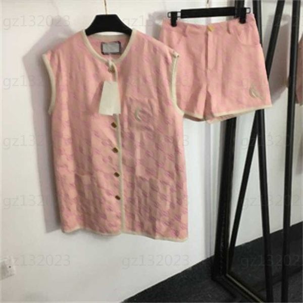 designers shorts set women summer two piece set knitted wrap double g jacquard letter vest jacket loose casual shorts womens tracksuit sets, White
designers shorts set women summer two piece set knitted wrap double g jacquard letter vest jacket loose casual shorts womens tracksuit sets, White