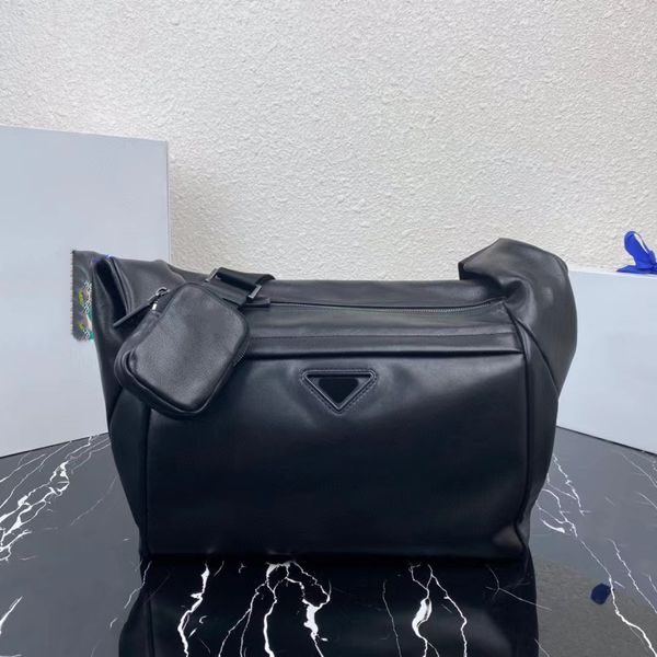 2vh125 classic men's crossbody bag high-end customized messenger bag leather shoulder bag with a small bag upper body is very cool and
2vh125 classic men's crossbody bag high-end customized messenger bag leather shoulder bag with a small bag upper body is very cool and