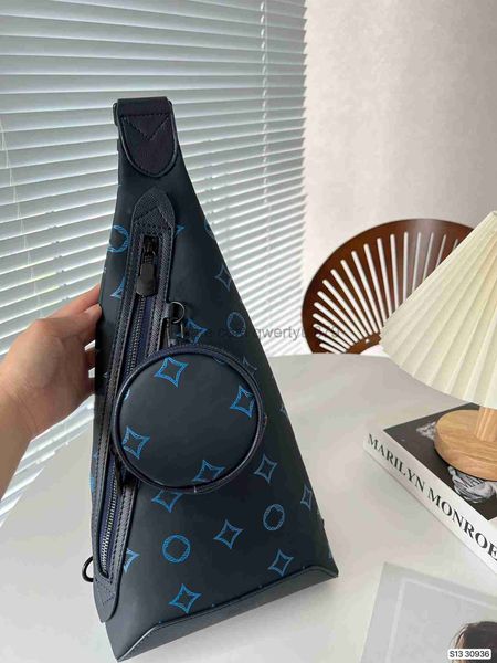 cross body mt fashion luxurys sling bag men's leather shoulder for casual travel men designer duo chest crossbody handbag day packs che
cross body mt fashion luxurys sling bag men's leather shoulder for casual travel men designer duo chest crossbody handbag day packs che