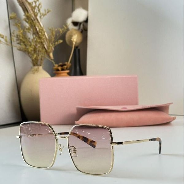 skilled metal sunglasses for fashion designers, men and women's wild outdoor street ps, sunglasses for drivers, business sunglasses, White;black
skilled metal sunglasses for fashion designers, men and women's wild outdoor street ps, sunglasses for drivers, business sunglasses, White;black