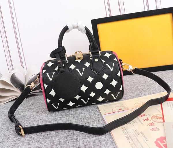 designer women tote bag luxury bandouliere handbags mini crossbody bags quality flower letter empreinte shoulder totes ladies fashion evenin
designer women tote bag luxury bandouliere handbags mini crossbody bags quality flower letter empreinte shoulder totes ladies fashion evenin