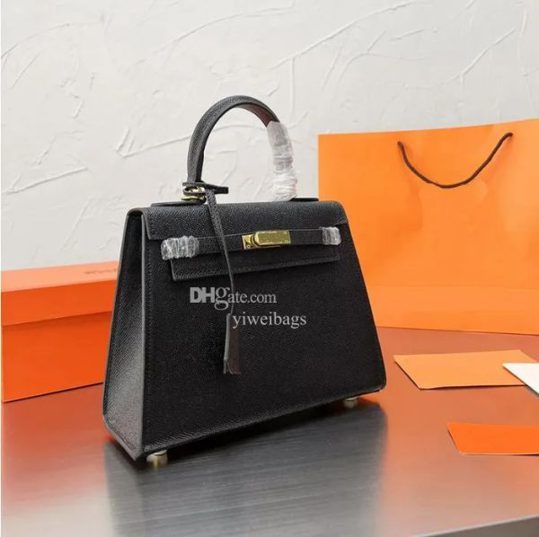 7a designer bags womens mini bags luxury tote bag cowhide leather single shoulder bag fashion messenger handbag with dustbag 21cm 25cm
7a designer bags womens mini bags luxury tote bag cowhide leather single shoulder bag fashion messenger handbag with dustbag 21cm 25cm