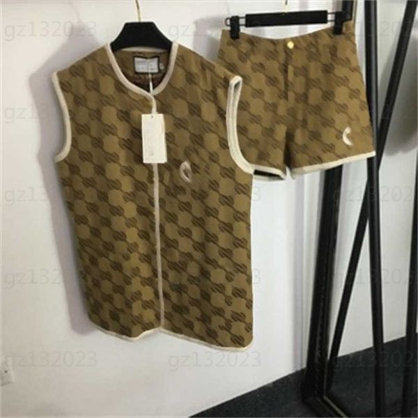 designers shorts set women summer two piece set knitted wrap double g jacquard letter vest jacket loose casual shorts womens tracksuit sets, White
designers shorts set women summer two piece set knitted wrap double g jacquard letter vest jacket loose casual shorts womens tracksuit sets, White