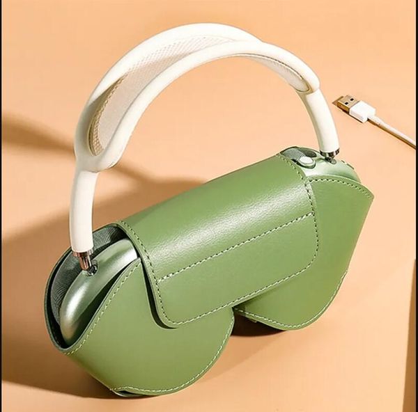 animation showing wireless headphones stereo bluetooth headsets protective case u5pm
animation showing wireless headphones stereo bluetooth headsets protective case u5pm