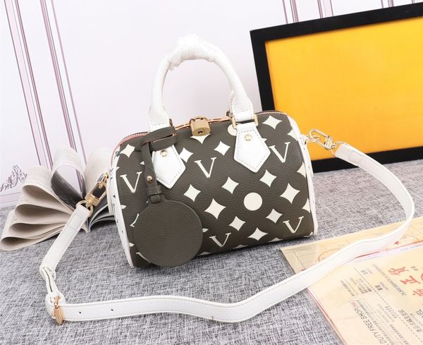 designer womens tote bag luxury bandouliere handbags mini crossbody bags quality flowers letters empreinte shoulder totes ladies fashion eve
designer womens tote bag luxury bandouliere handbags mini crossbody bags quality flowers letters empreinte shoulder totes ladies fashion eve