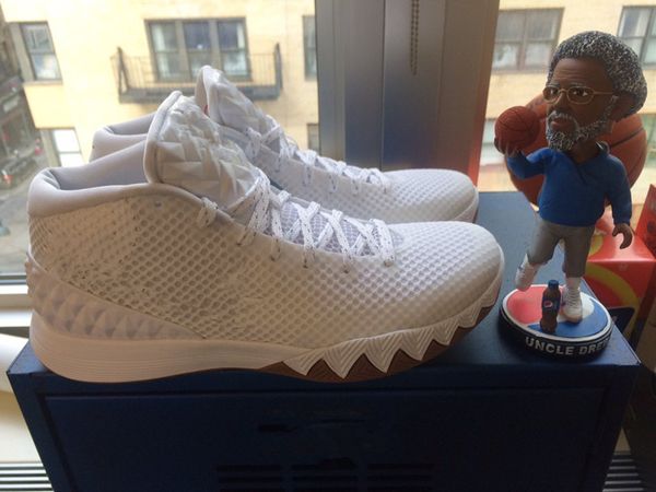 kyrie 1 uncle drew men basketball shoes 2023 irving 1s infrared home deceptive red wolf grey deep pewter tour yellow dungeon sport shoes
kyrie 1 uncle drew men basketball shoes 2023 irving 1s infrared home deceptive red wolf grey deep pewter tour yellow dungeon sport shoes