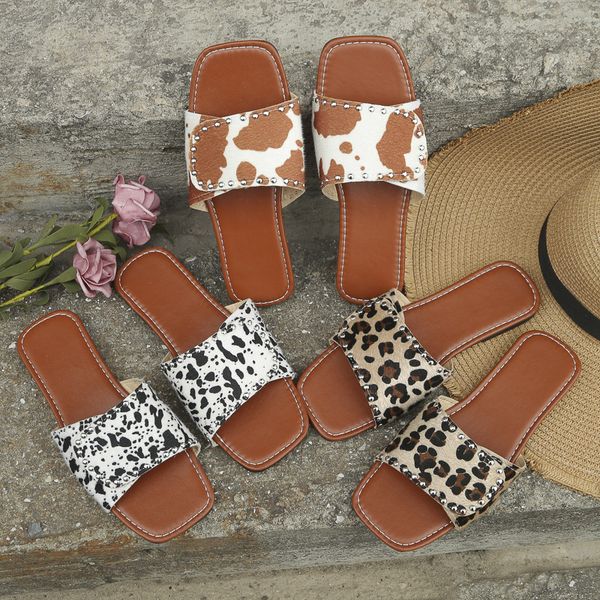 2023 classic flat slippers for women summer new casual rivet velcro beach sandals for women size 36-, Black
2023 classic flat slippers for women summer new casual rivet velcro beach sandals for women size 36-, Black