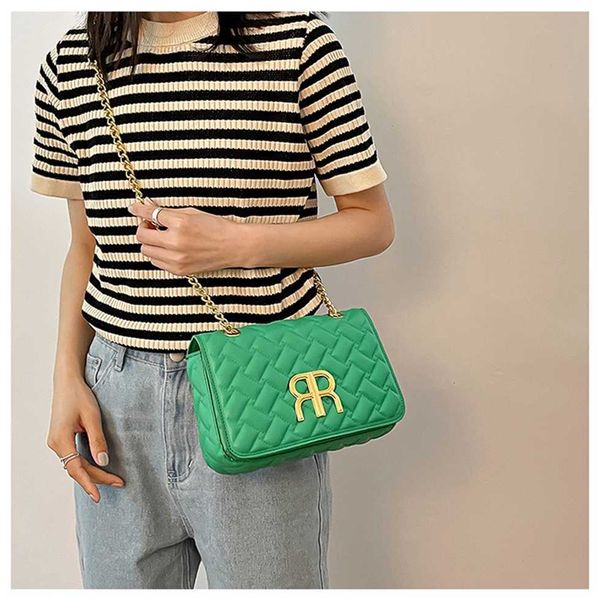2023 niche new women's bag small style versatile embroidered thread chain single shoulder crossbody underarm small square bag 60% facto
2023 niche new women's bag small style versatile embroidered thread chain single shoulder crossbody underarm small square bag 60% facto