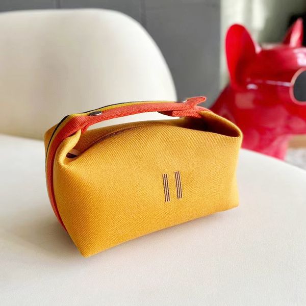 wash cosmetic makeup toiletry pouch evening bag lady pochette womens mens storage handle luxurys designer cross body fashion tote square clu
wash cosmetic makeup toiletry pouch evening bag lady pochette womens mens storage handle luxurys designer cross body fashion tote square clu