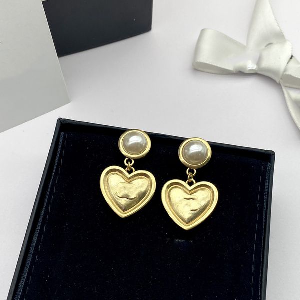 double letter c stud earrings woman luxury designer hoop earring ccity jewelry women pearl ohrringe 99, Golden;silver
double letter c stud earrings woman luxury designer hoop earring ccity jewelry women pearl ohrringe 99, Golden;silver
