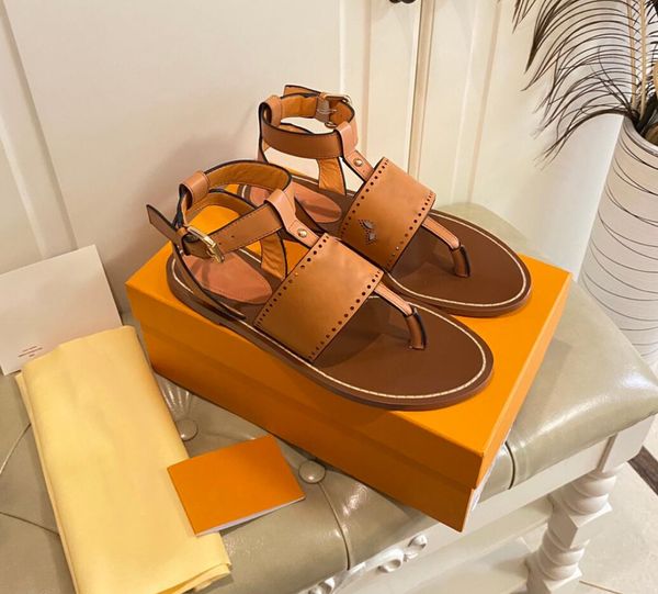 2023 women horizon flat sandal 1a9rjk slippers slides white black brown perforated calf leather wide front strap engraved buckle sandals
2023 women horizon flat sandal 1a9rjk slippers slides white black brown perforated calf leather wide front strap engraved buckle sandals