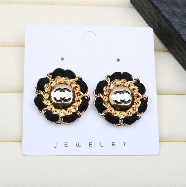 luxury designers earring stud letter famous women fashion earring letter pendant wedding party jewerlry 18k gold plated 20style, Golden;silver
luxury designers earring stud letter famous women fashion earring letter pendant wedding party jewerlry 18k gold plated 20style, Golden;silver