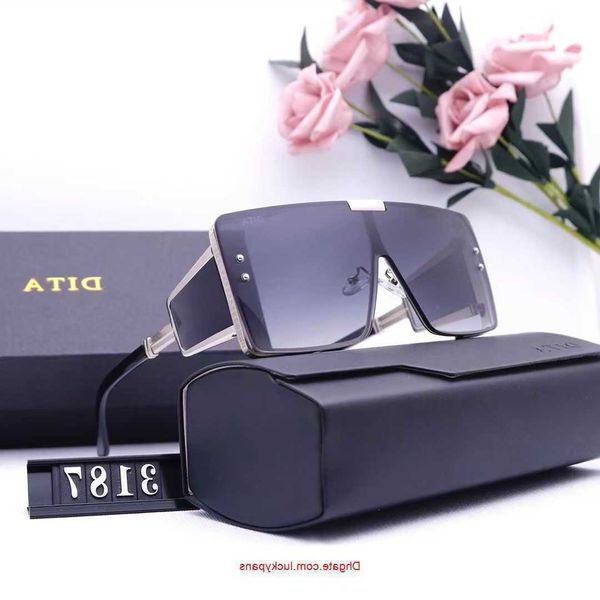 sun glasses dita men's and women's counters the same type of sunglasses dita trendy pilot eyeglass 3187 74om, White;black
sun glasses dita men's and women's counters the same type of sunglasses dita trendy pilot eyeglass 3187 74om, White;black