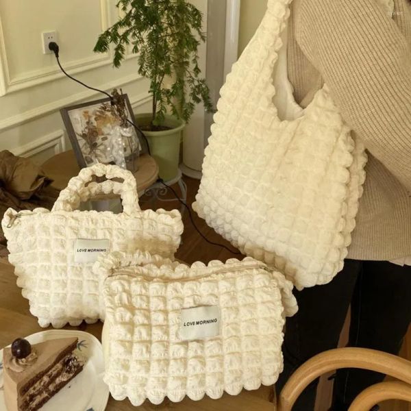 evening bags designer fashion bubble flower tote bag lady solid color pleated cloud handbag female purse bento shoulder shopping
evening bags designer fashion bubble flower tote bag lady solid color pleated cloud handbag female purse bento shoulder shopping