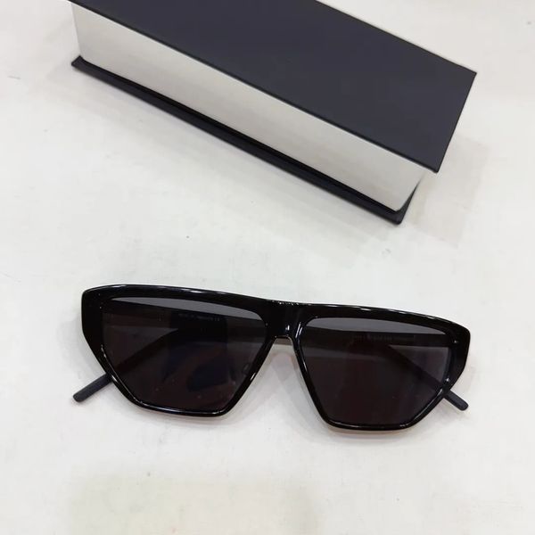 luxury designer sunglasses men eyeglasses outdoor shades pc frame fashion classic lady sun glasses mirrors for women, White;black
luxury designer sunglasses men eyeglasses outdoor shades pc frame fashion classic lady sun glasses mirrors for women, White;black
