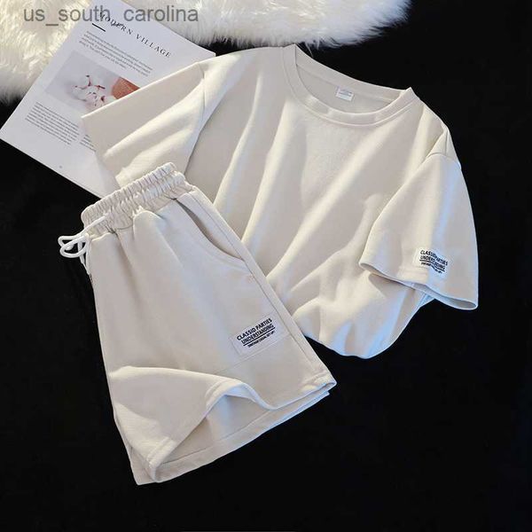casual sport outfits women 2023 summer short sleeve t shirts shorts two piece set loose fashion suit, White;black
casual sport outfits women 2023 summer short sleeve t shirts shorts two piece set loose fashion suit, White;black