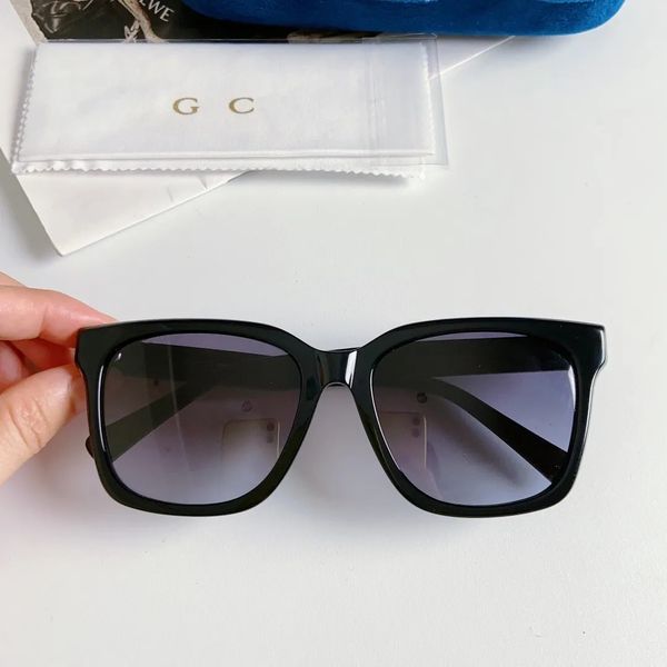 men's and women's sunglasses summer classic uv protection retro plate square full frame fashion with glasses case, White;black
men's and women's sunglasses summer classic uv protection retro plate square full frame fashion with glasses case, White;black