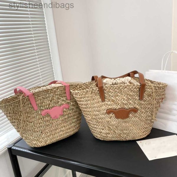 stylisheendibags bags triumphal arch printed big tote lafite grass woven cowhide wrap side vegetable basket one shoulder crossbody bag
stylisheendibags bags triumphal arch printed big tote lafite grass woven cowhide wrap side vegetable basket one shoulder crossbody bag