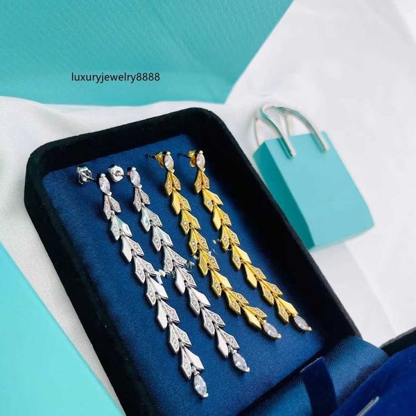 luxury charm earrings paper flower brand designer v gold plated leaf chain long tassel drop for women jewelry, Golden
luxury charm earrings paper flower brand designer v gold plated leaf chain long tassel drop for women jewelry, Golden