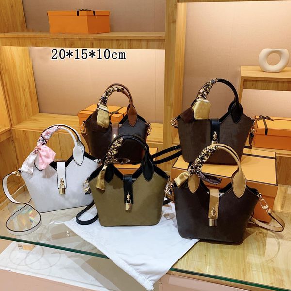 retro design women bag classic shoulder bag clutch handbag cowhide crossbody package
retro design women bag classic shoulder bag clutch handbag cowhide crossbody package