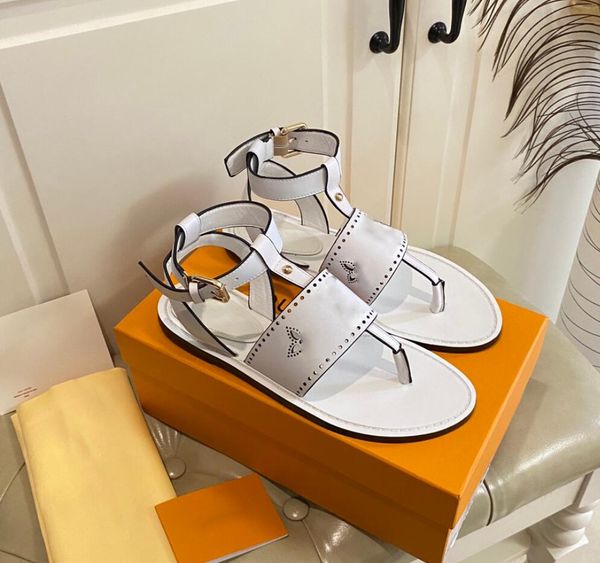 luxury horizon flat sandals 1a9rjk slides white black brown perforated calfleather wide front strap engraved buckle slippers size 35-42
luxury horizon flat sandals 1a9rjk slides white black brown perforated calfleather wide front strap engraved buckle slippers size 35-42