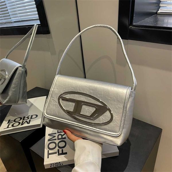 bag 2023 summer new small market design personalized cool women's trend one shoulder crossbody handheld women's bag 60% factory ou
bag 2023 summer new small market design personalized cool women's trend one shoulder crossbody handheld women's bag 60% factory ou