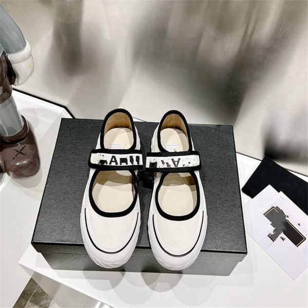 luxury design bowling shoes 2023 channel fashion couple leather canvas comfortable elegant student sports running shoes casual coaching shoe
luxury design bowling shoes 2023 channel fashion couple leather canvas comfortable elegant student sports running shoes casual coaching shoe