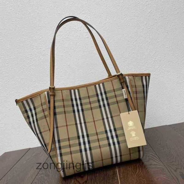 designer burbreryes bag shopping deformation tote imported calf leather with waterproof fabric shoulder oexe
designer burbreryes bag shopping deformation tote imported calf leather with waterproof fabric shoulder oexe