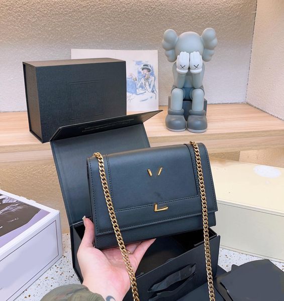 fashion chain crossbody bag designer fashion all-in-one trend bag women's crossbody shoulder bag
fashion chain crossbody bag designer fashion all-in-one trend bag women's crossbody shoulder bag