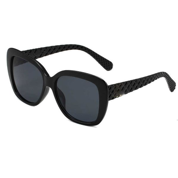 personality luxury designers sunglasses uv400 resistant glasses popular men women goggle for eyeglasses new diamond inlaid women's 9173, White;black
personality luxury designers sunglasses uv400 resistant glasses popular men women goggle for eyeglasses new diamond inlaid women's 9173, White;black