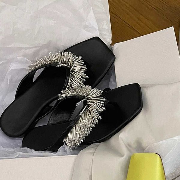 sheepskin version~niche design tassel nail bead wearing herringbone slippers women's flat toe sand beach sandals, Black
sheepskin version~niche design tassel nail bead wearing herringbone slippers women's flat toe sand beach sandals, Black