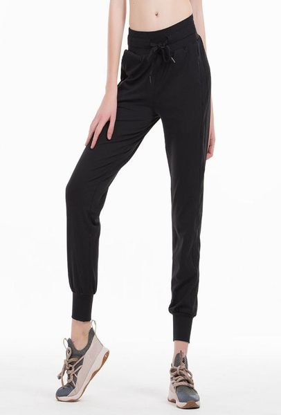 nakedfeel fabric workout sport joggers pants women waist drawstring fitness running sweat pants with two side pocket style4017989
nakedfeel fabric workout sport joggers pants women waist drawstring fitness running sweat pants with two side pocket style4017989