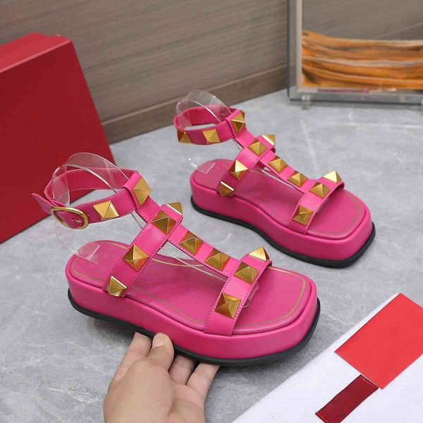 fashion sandals brand valentinosity designers women platform sandals women slide luxury sandal woman leisure slipper ht033, Black
fashion sandals brand valentinosity designers women platform sandals women slide luxury sandal woman leisure slipper ht033, Black