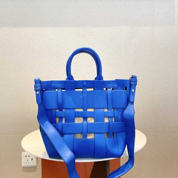 bag female 2023 new korean red horse kalong woven hollow vegetable basket mother bag handheld one shoulder crossbody bag 230613
bag female 2023 new korean red horse kalong woven hollow vegetable basket mother bag handheld one shoulder crossbody bag 230613