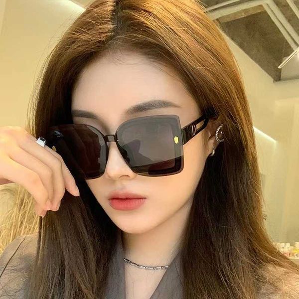frames 2023 new fashion trend women's anti uv small fragrance style ultra light luxury sunglasses, White;black
frames 2023 new fashion trend women's anti uv small fragrance style ultra light luxury sunglasses, White;black