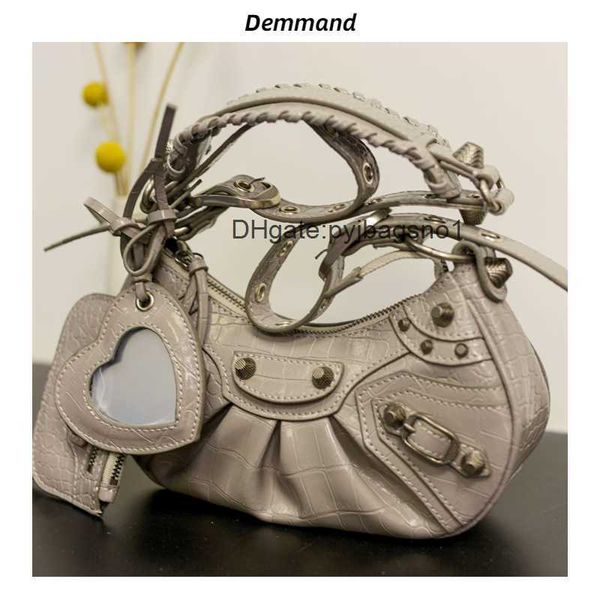 agci designer handbag evening balense ga genuine leather bag for women one shoulder luxury crescent bag texture underarm wrap rivet tassel c
agci designer handbag evening balense ga genuine leather bag for women one shoulder luxury crescent bag texture underarm wrap rivet tassel c