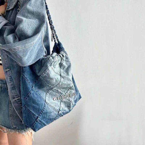 xiaoxiang bin for women 2023 new summer denim chain single shoulder bag with large capacity66
xiaoxiang bin for women 2023 new summer denim chain single shoulder bag with large capacity66