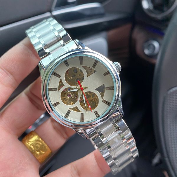 casual men's watch luxury men's designer automatic mechanical movement 40mm size steel strap business watch classic three needle d, Slivery;brown
casual men's watch luxury men's designer automatic mechanical movement 40mm size steel strap business watch classic three needle d, Slivery;brown